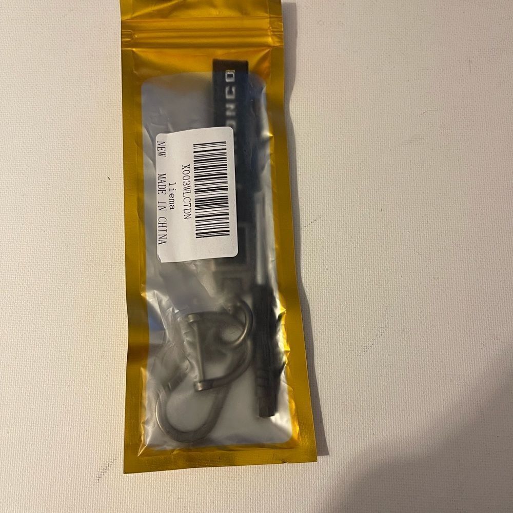 Bronco Key Fob Keychain in Black Leather NWT - Picture 5 of 5